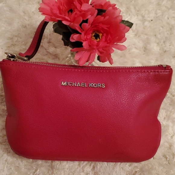 Michael Kors Handbags - Michael  Kors wristlet